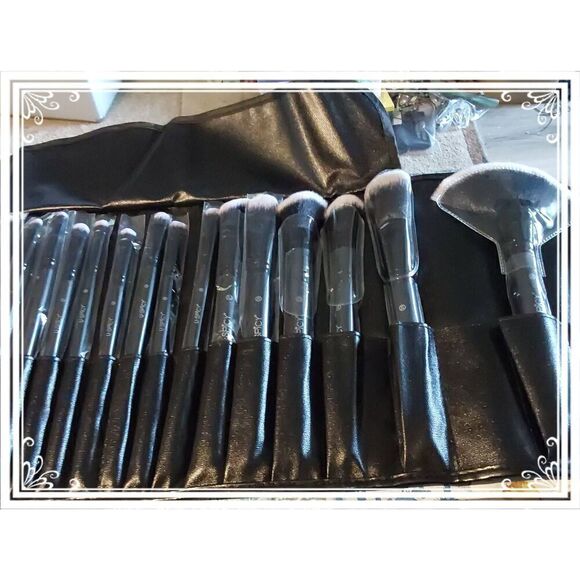 NEW~32 Piece Synthetic Fiber Professional Makeup Brush Set in Black Croco Pouch - Picture 3 of 10